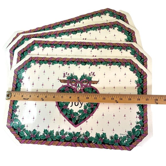 Christmas Placemat Set of 4 Holly Berries and Heart 18" x 11.75" Vintage - Picture 4 of 6